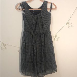 IZ. Burr Black/White Dress